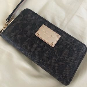 Michael Kors wallet